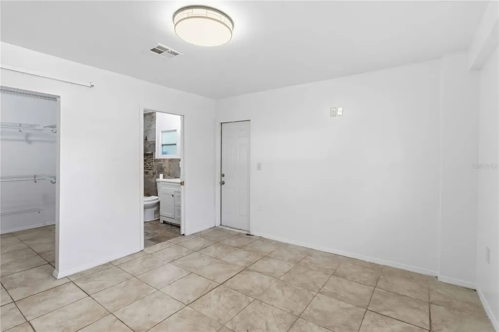 38308 Collins Avenue Zephyrhills FL 33542