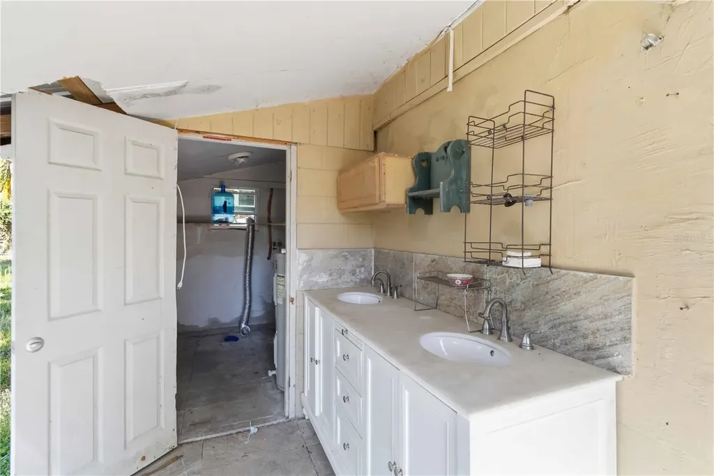 38308 Collins Avenue Zephyrhills FL 33542