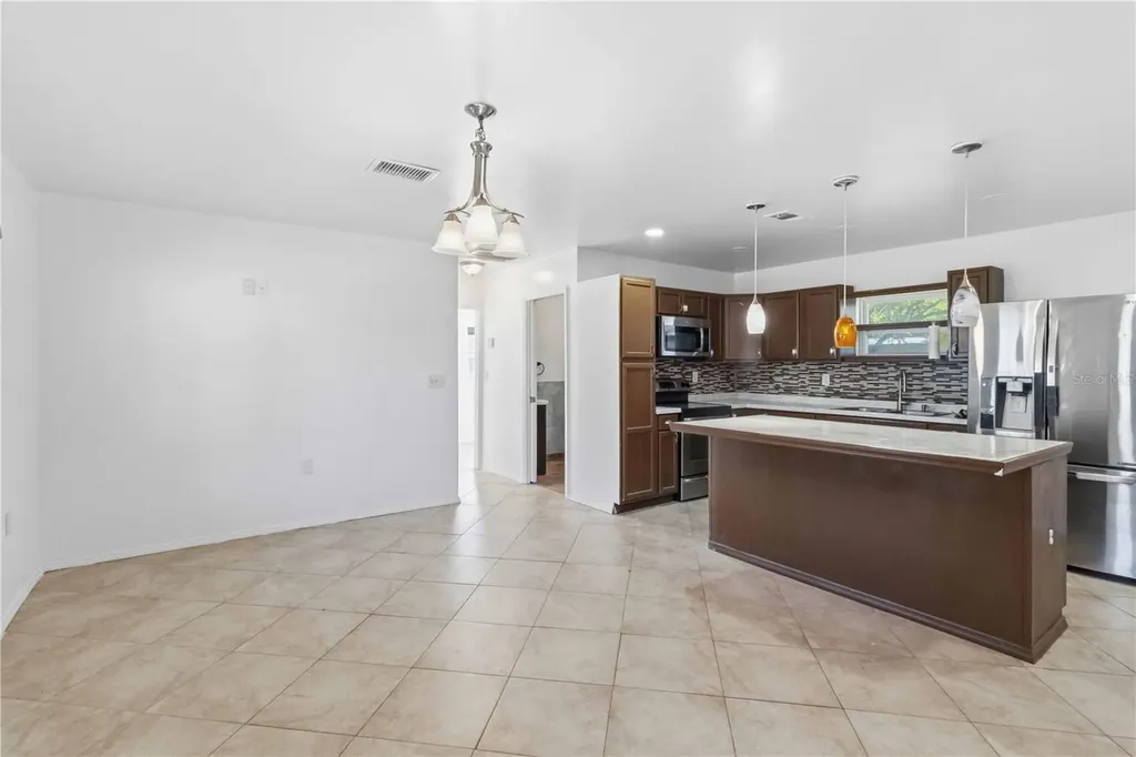 38308 Collins Avenue Zephyrhills FL 33542
