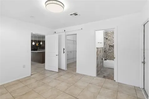 38308 Collins Avenue Zephyrhills FL 33542