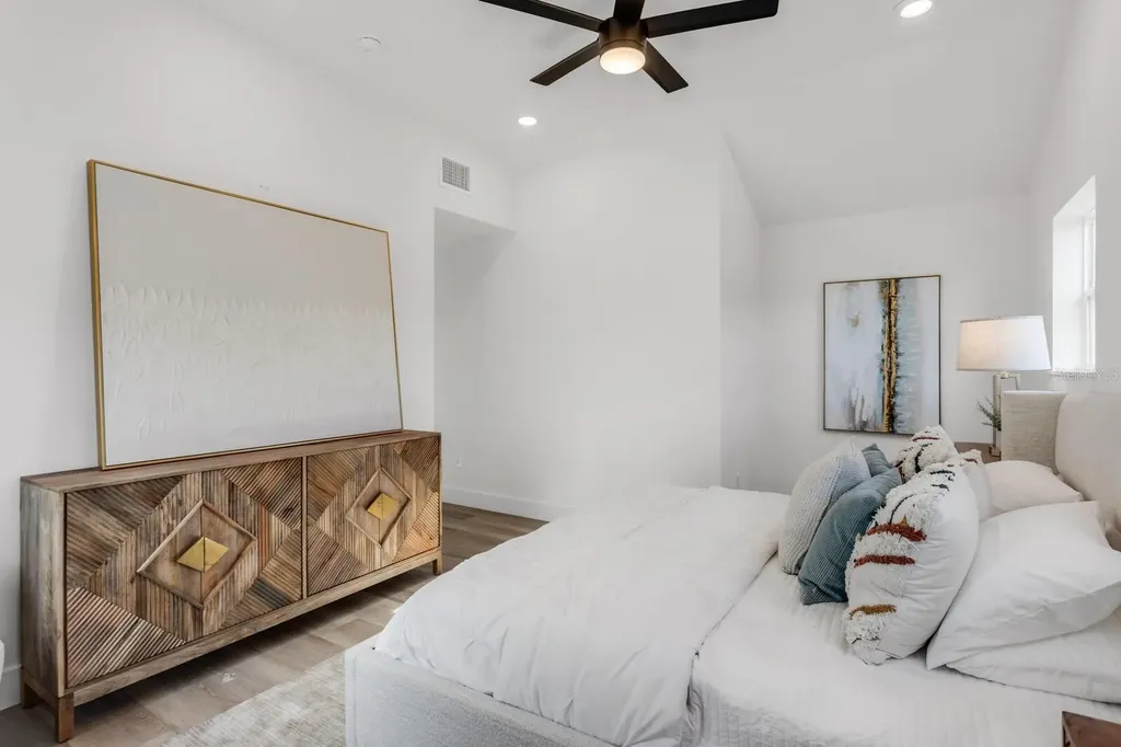 1912 W Chestnut Street Tampa FL 33607