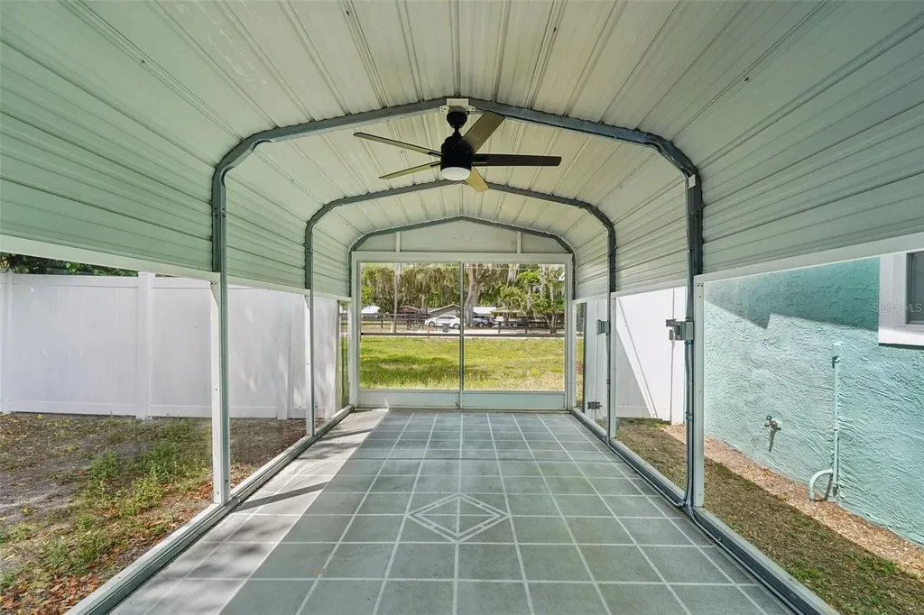 12385 SE 135th Court Ocklawaha FL 32179