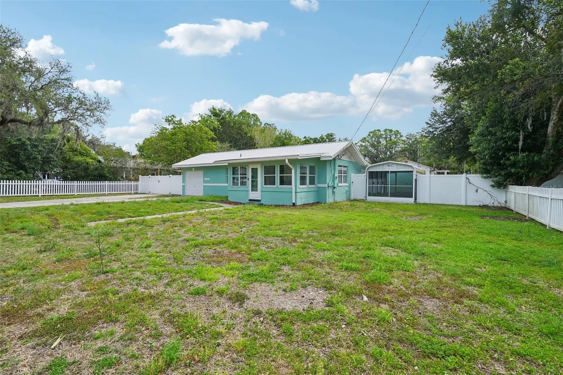 12385 SE 135th Court Ocklawaha FL 32179