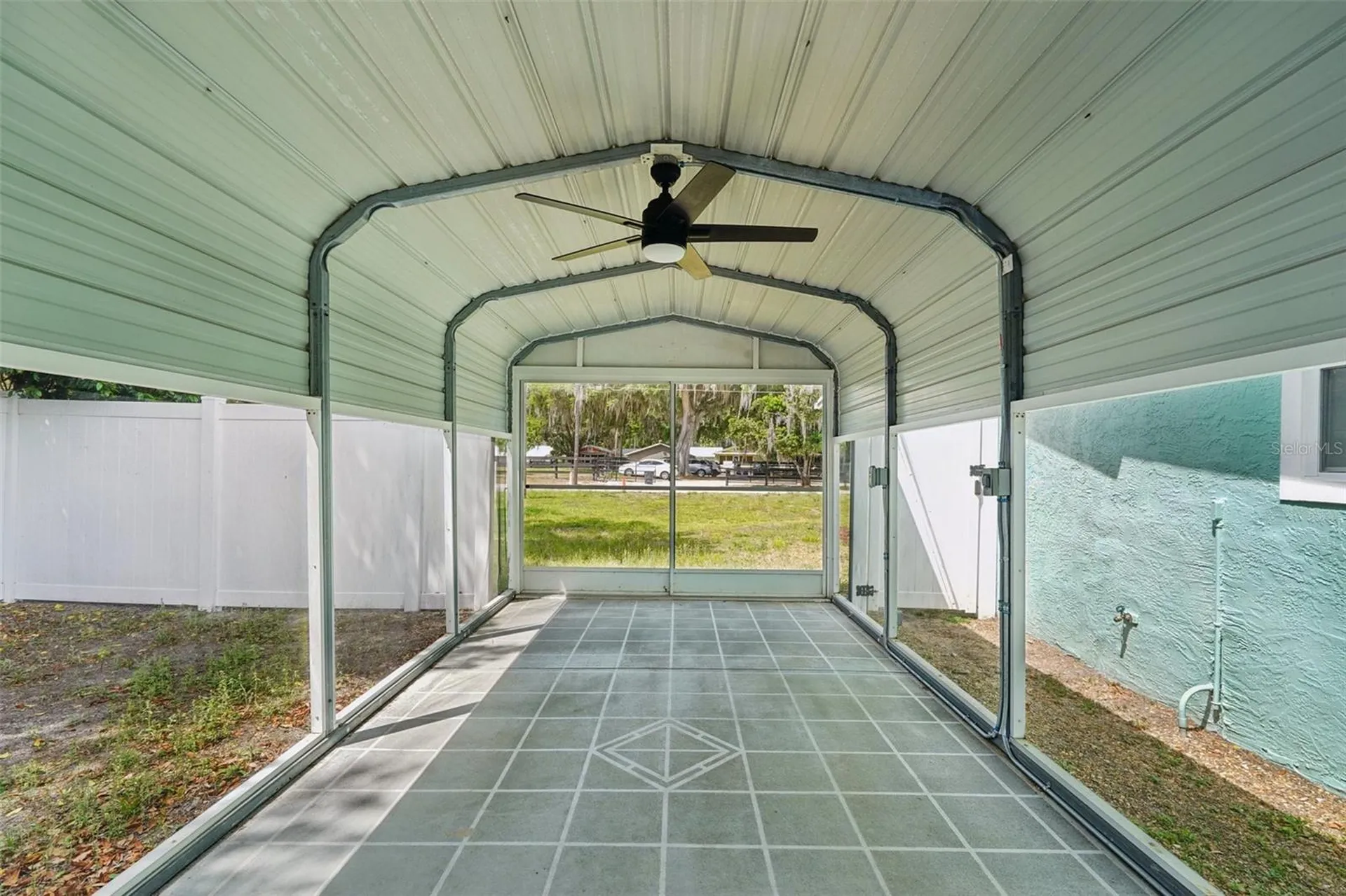 12385 SE 135th Court Ocklawaha FL 32179