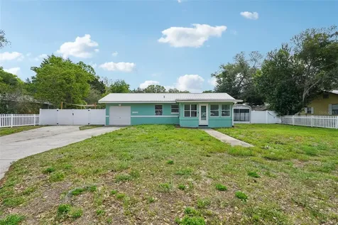 12385 SE 135th Court Ocklawaha FL 32179