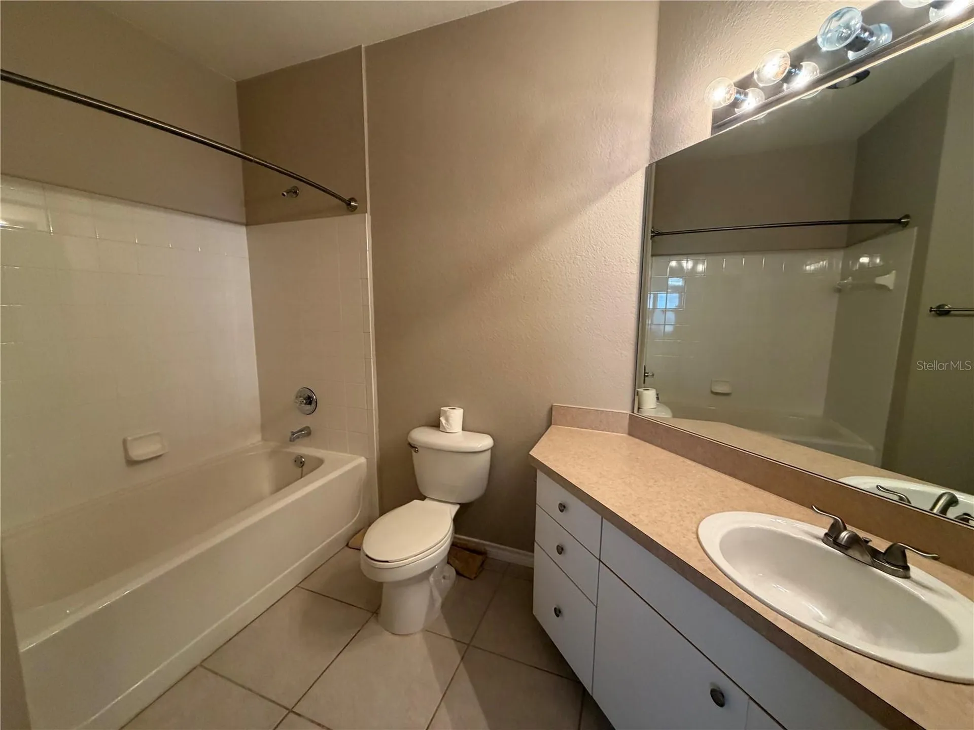 4333 Bayside Village Drive Tampa FL 33615
