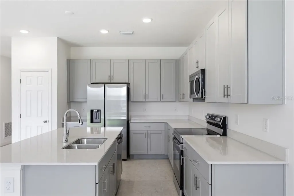 2605 Priya Drive Tavares FL 32778