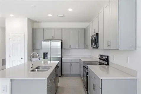 2605 Priya Drive Tavares FL 32778