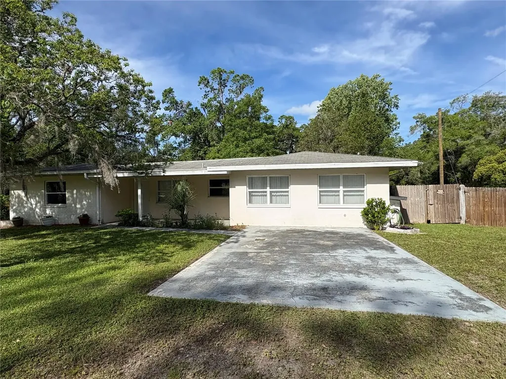 3922 S Apopka Avenue Inverness FL 34452
