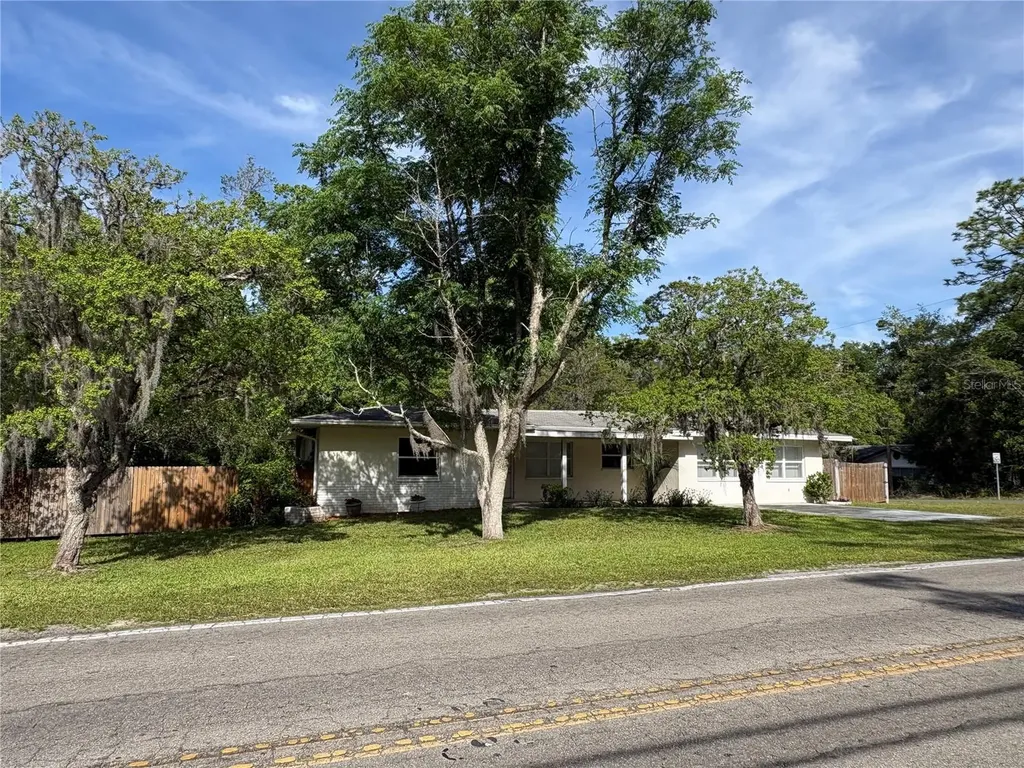 3922 S Apopka Avenue Inverness FL 34452