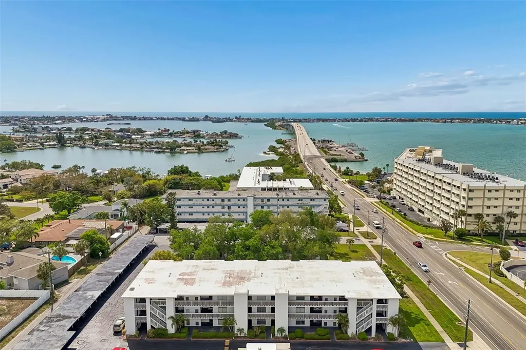 2944 W Bay Drive Belleair Bluffs FL 33770