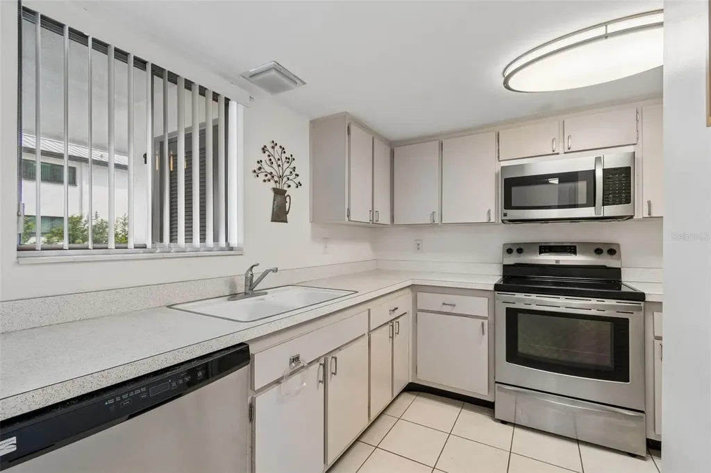 2944 W Bay Drive Belleair Bluffs FL 33770