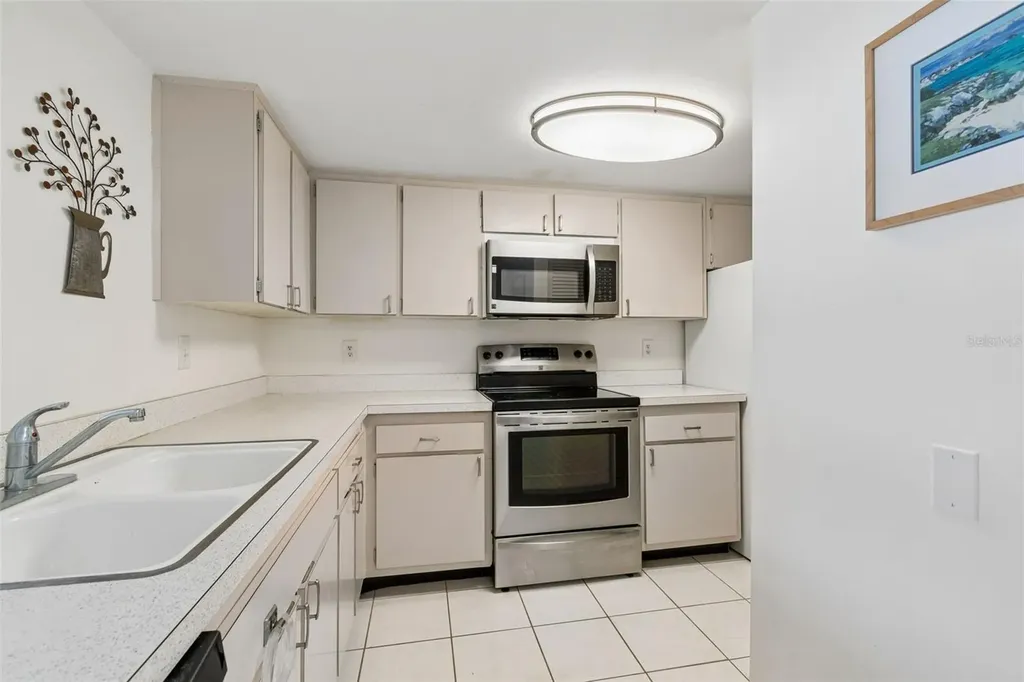 2944 W Bay Drive Belleair Bluffs FL 33770
