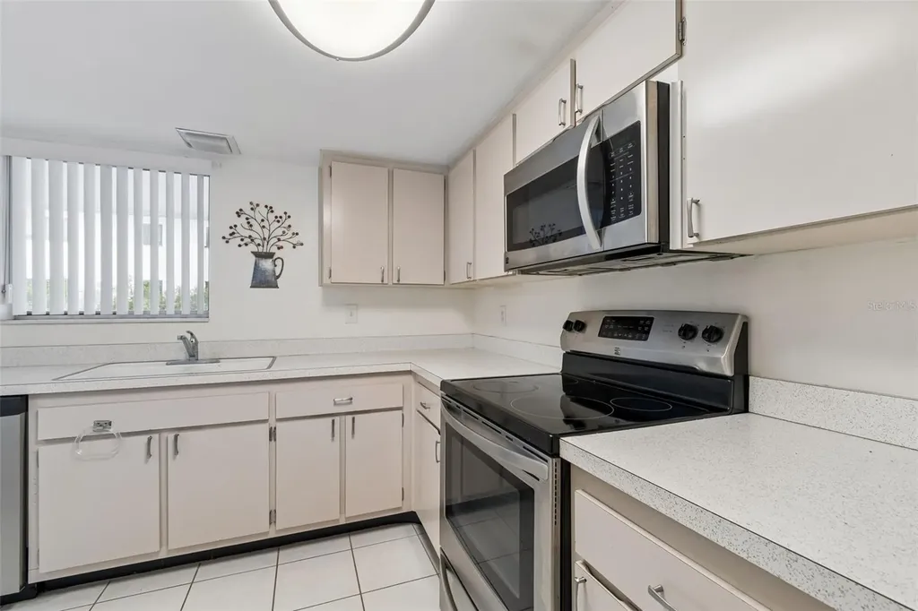 2944 W Bay Drive Belleair Bluffs FL 33770