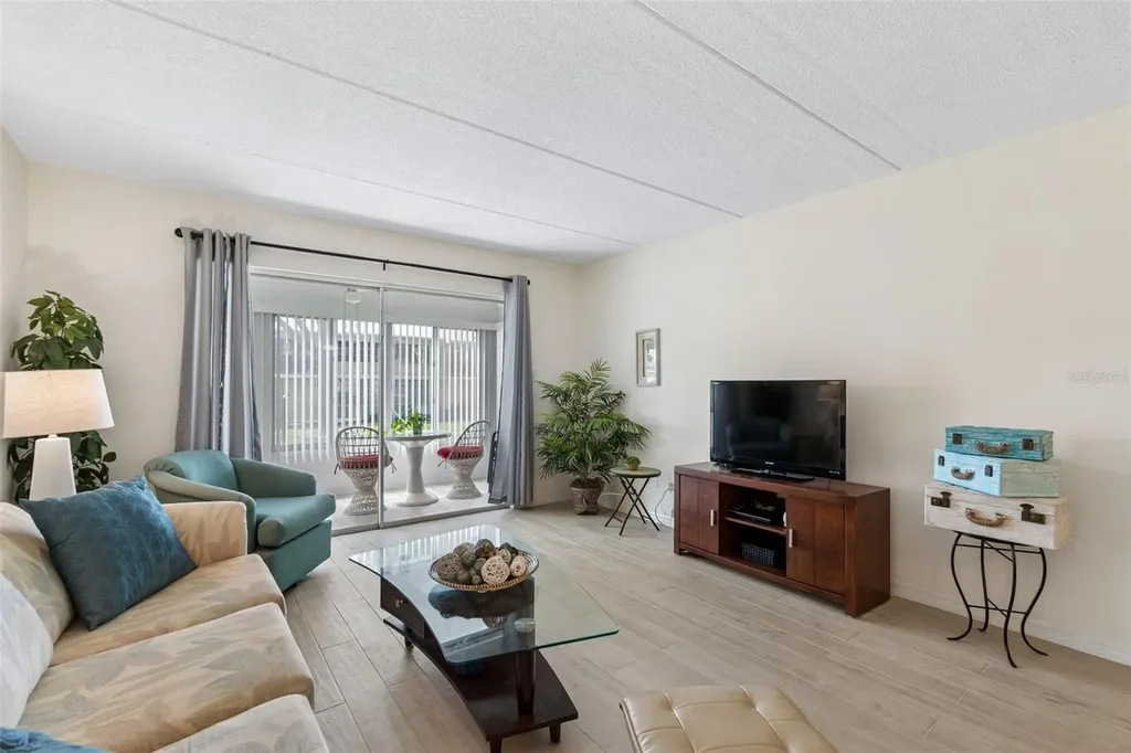 2944 W Bay Drive Belleair Bluffs FL 33770