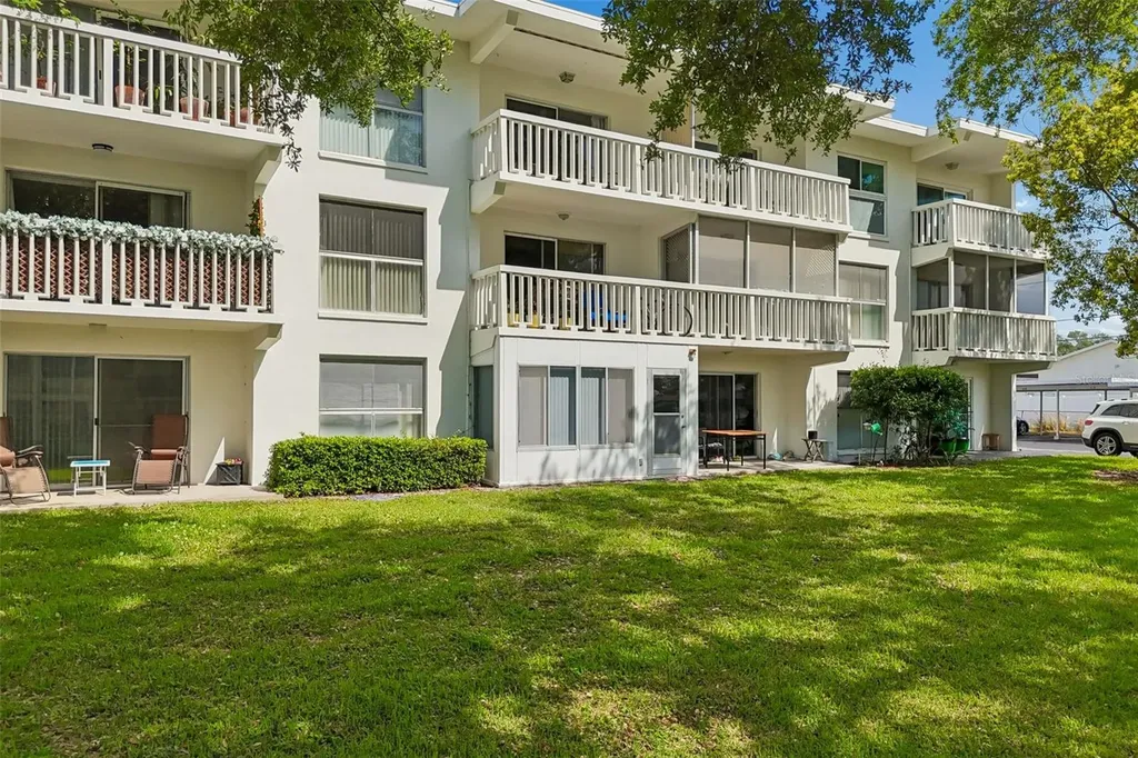 2944 W Bay Drive Belleair Bluffs FL 33770
