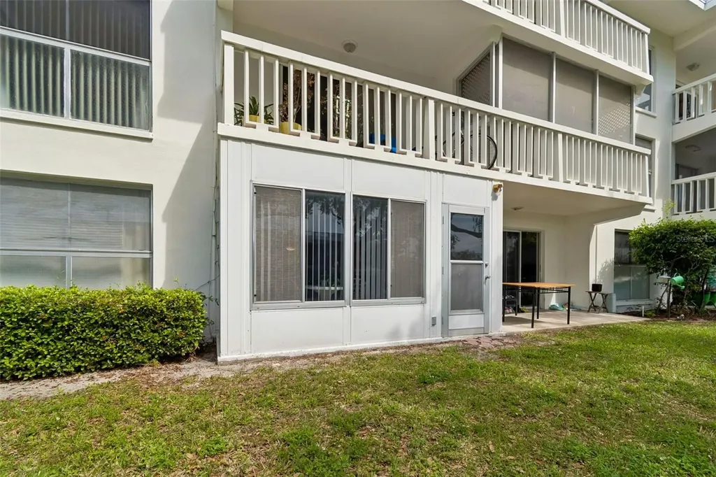 2944 W Bay Drive Belleair Bluffs FL 33770