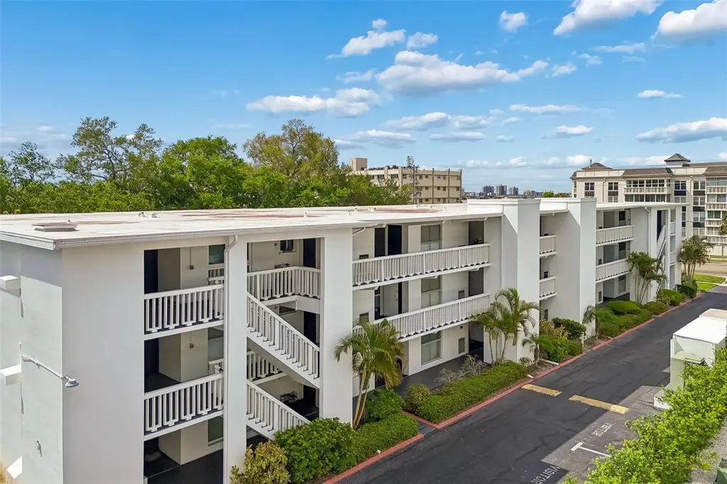 2944 W Bay Drive Belleair Bluffs FL 33770