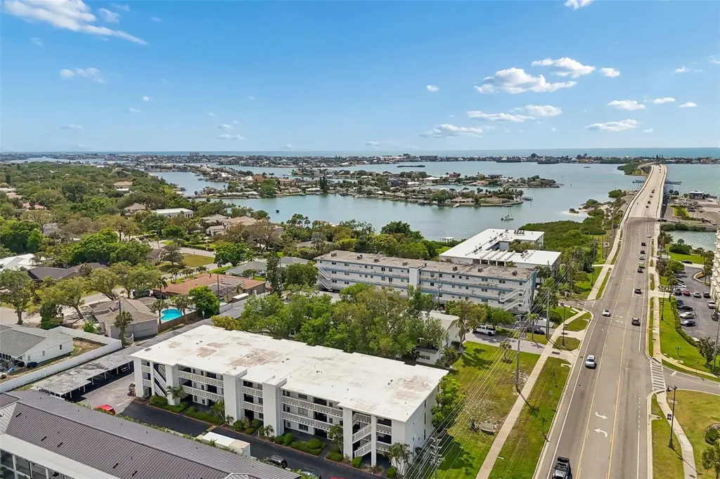 2944 W Bay Drive Belleair Bluffs FL 33770