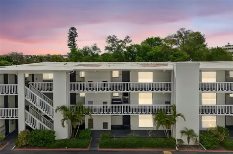 2944 W Bay Drive Belleair Bluffs FL 33770