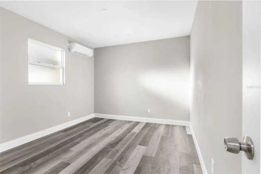 5318 9th Avenue St Petersburg FL 33710