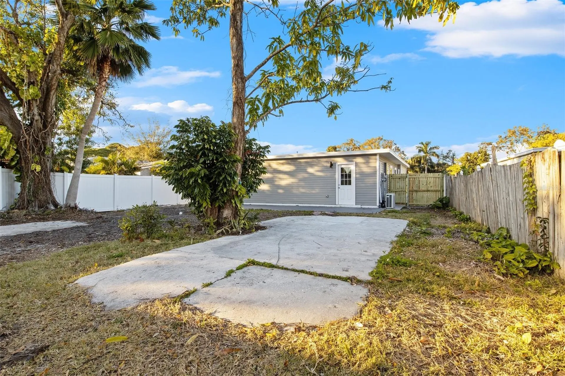 5318 9th Avenue St Petersburg FL 33710
