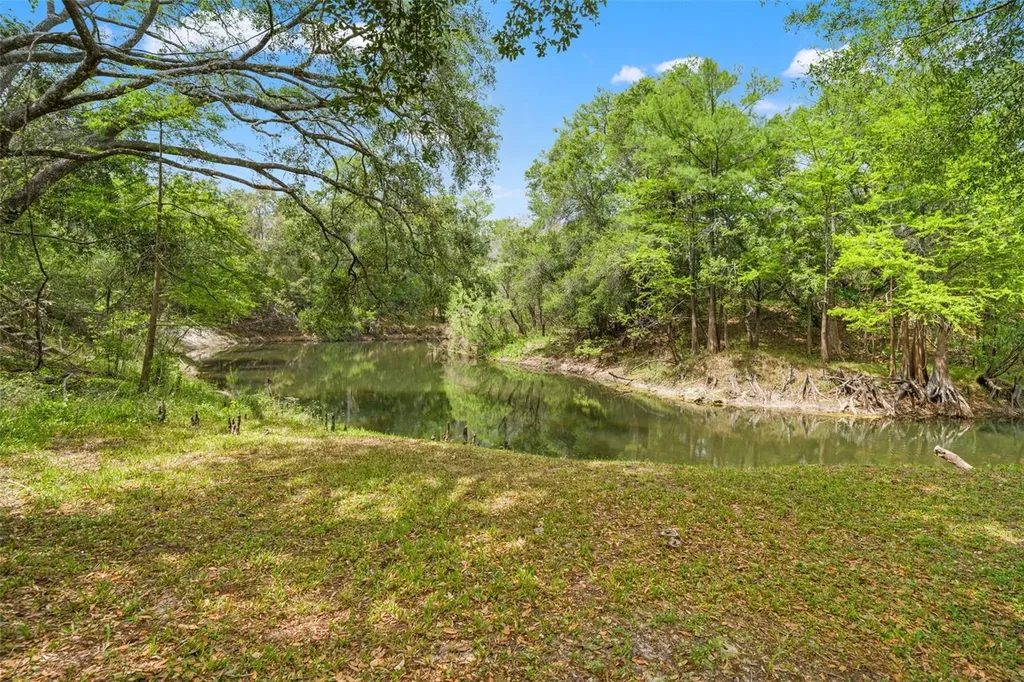 33013 Round Table Road Ridge Manor FL 33523