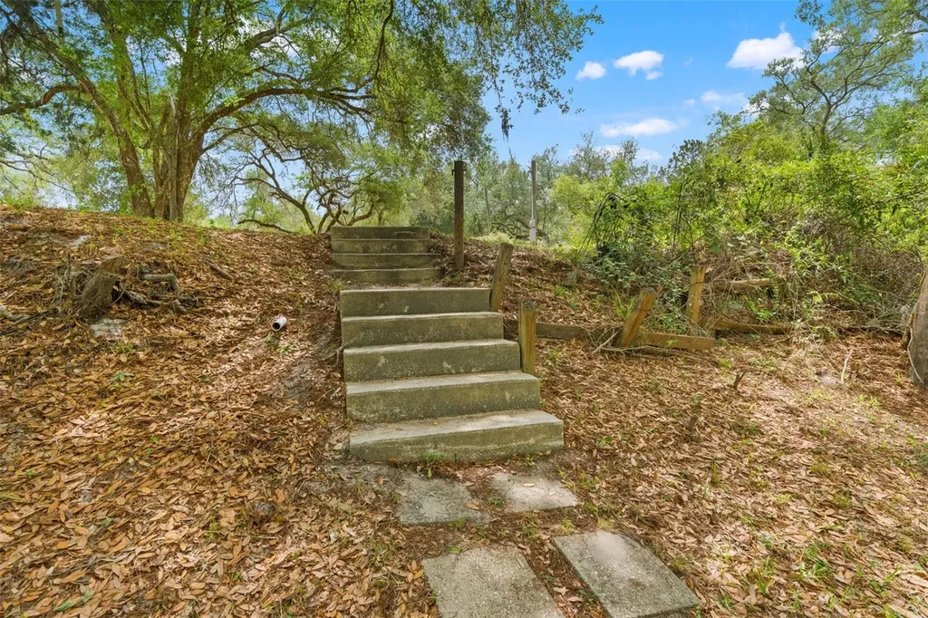 33013 Round Table Road Ridge Manor FL 33523