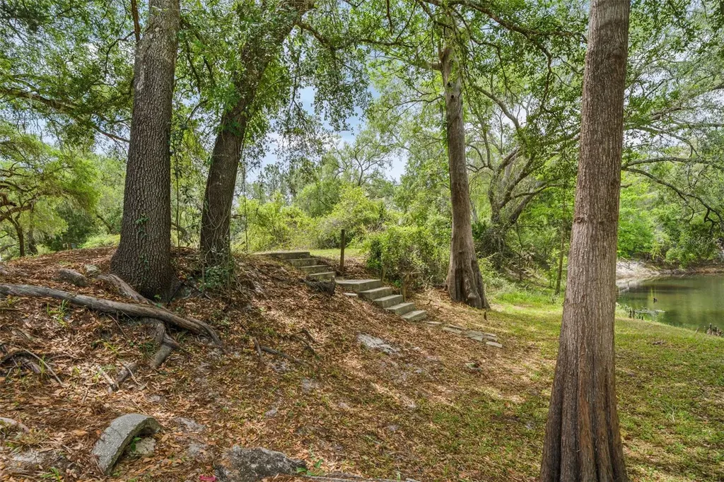 33013 Round Table Road Ridge Manor FL 33523