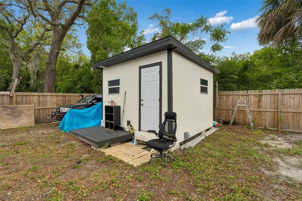 10110 N Lantana Avenue Tampa FL 33612