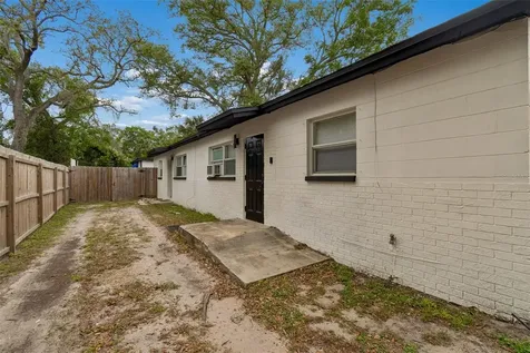 10110 N Lantana Avenue Tampa FL 33612