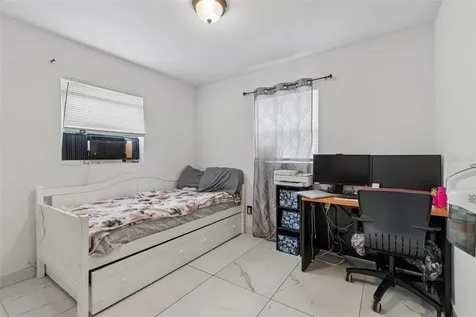 10110 N Lantana Avenue Tampa FL 33612