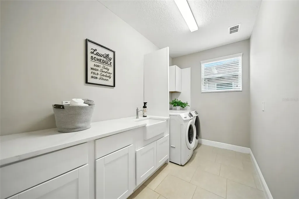 2495 Oakwood Preserve Drive Wesley Chapel FL 33543