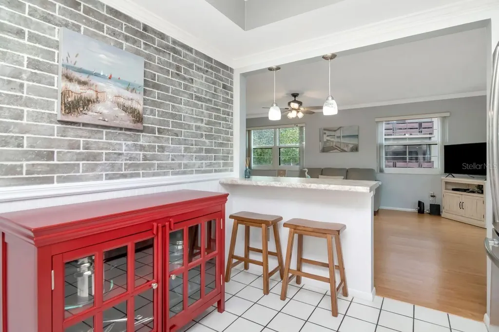 6070 80th Street N St Petersburg FL 33709