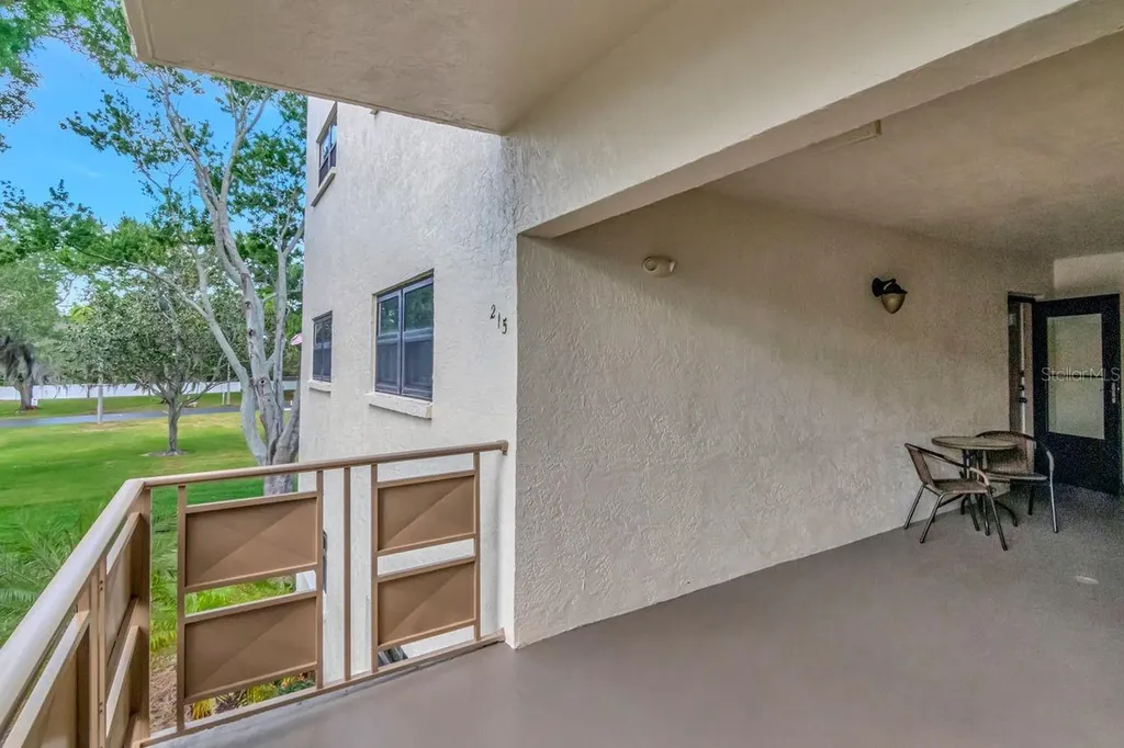 6070 80th Street N St Petersburg FL 33709