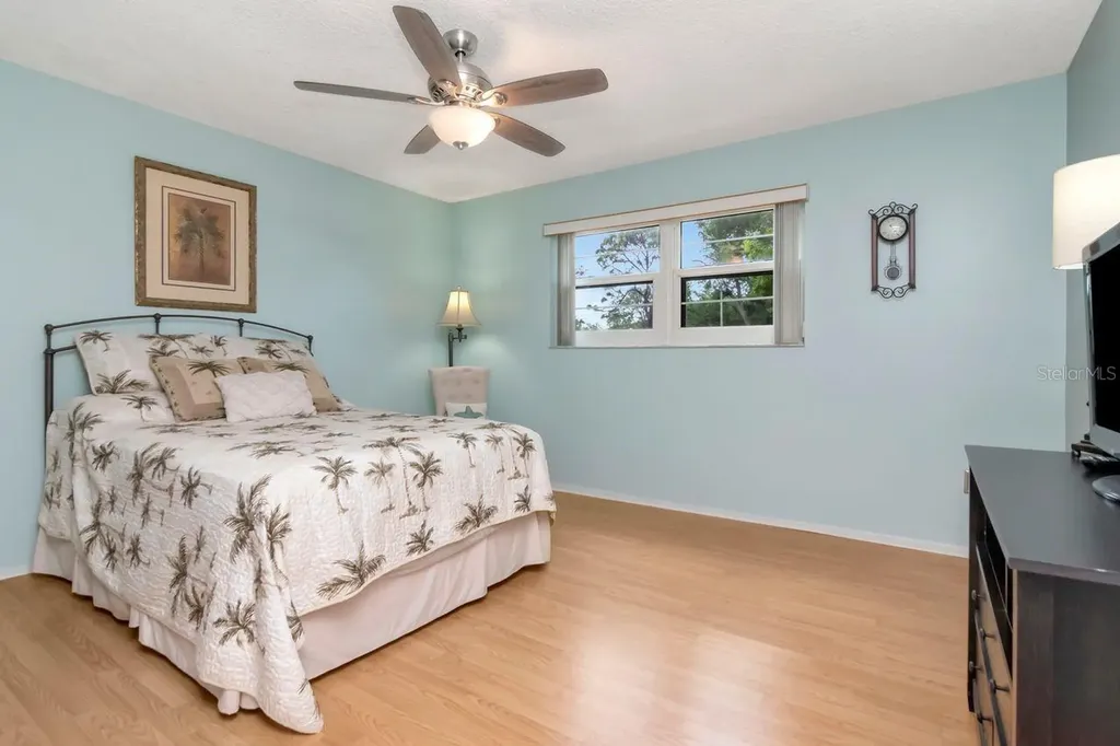 6070 80th Street N St Petersburg FL 33709