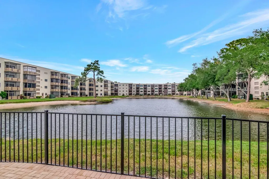 6070 80th Street N St Petersburg FL 33709