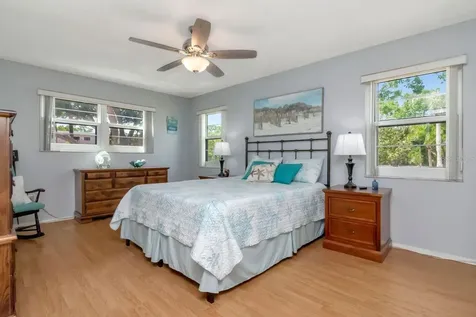 6070 80th Street N St Petersburg FL 33709