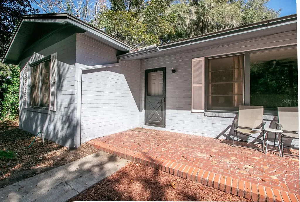 2016 NW 7th Place Gainesville FL 32603