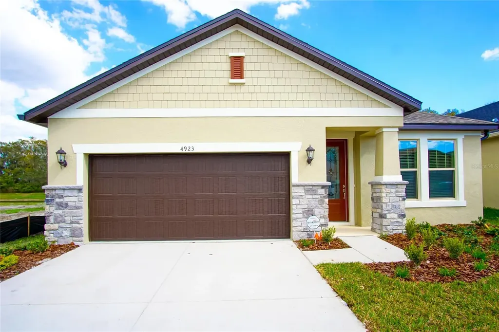 4923 Rolling Green Drive Wesley Chapel FL 33543