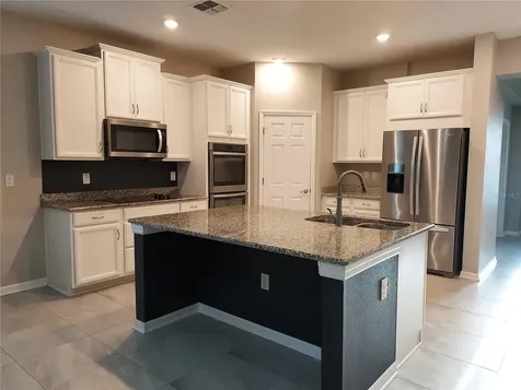 4923 Rolling Green Drive Wesley Chapel FL 33543