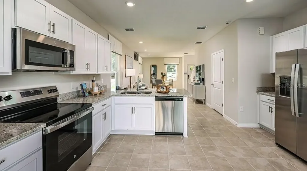 2874 Skyline Loop Kissimmee FL 34758