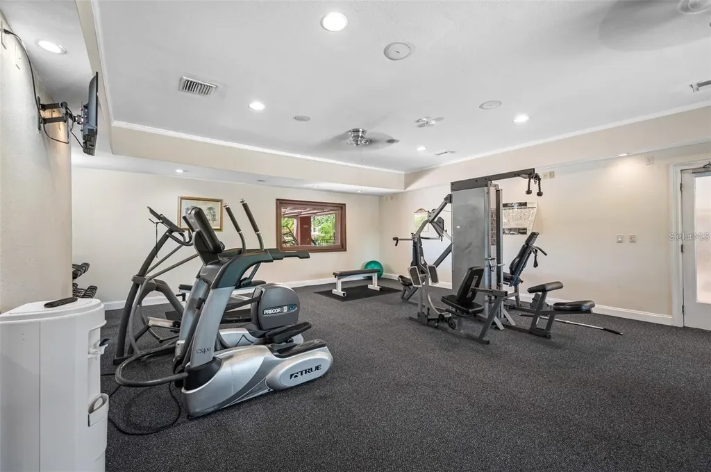 10263 Gandy Boulevard N St Petersburg FL 33702