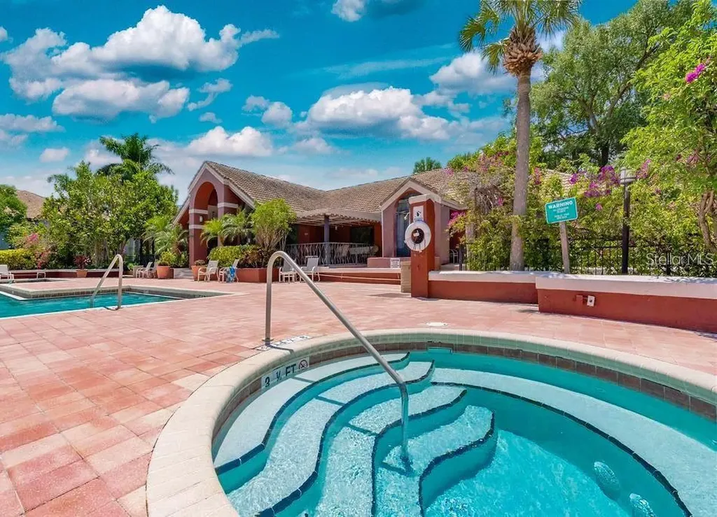 10263 Gandy Boulevard N St Petersburg FL 33702