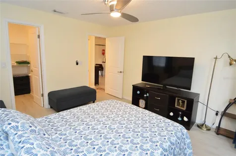 10263 Gandy Boulevard N St Petersburg FL 33702