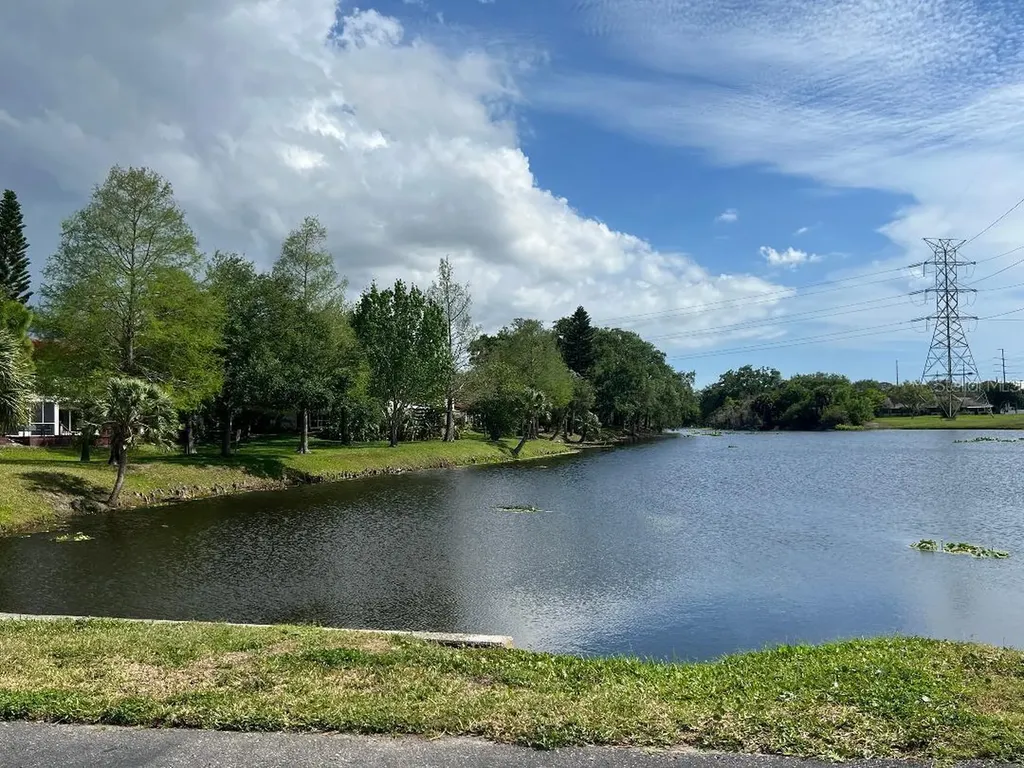 1220 13th Circle SE Largo FL 33771