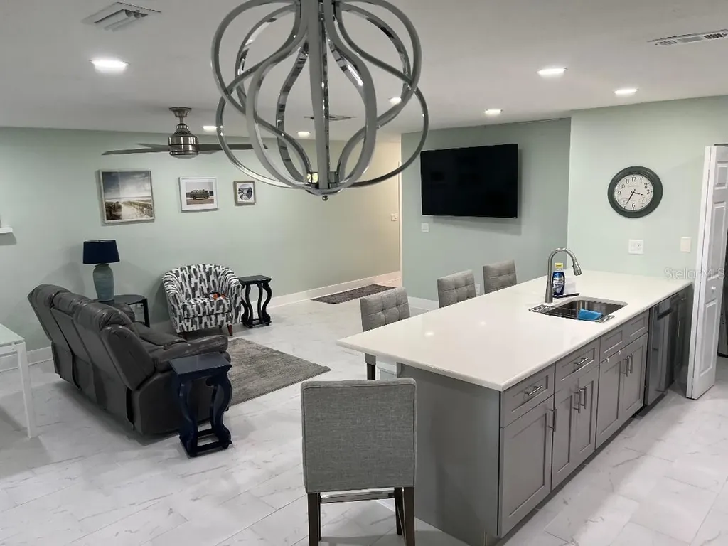 1220 13th Circle SE Largo FL 33771