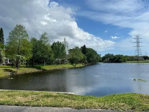 1220 13th Circle SE Largo FL 33771