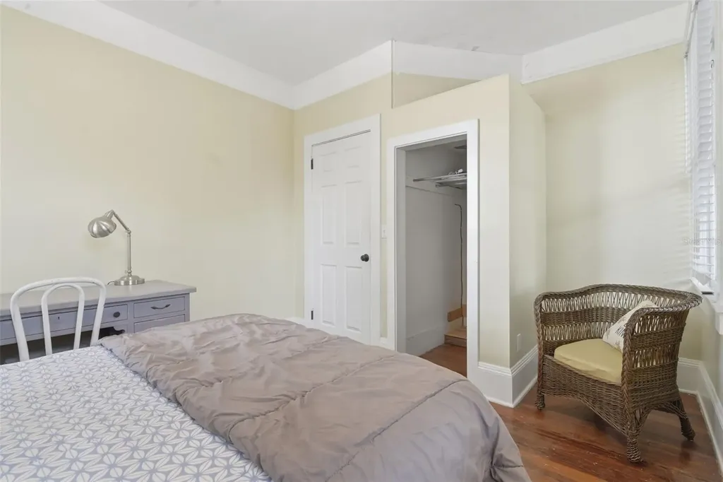 318 N Colonial Court Deland FL 32720