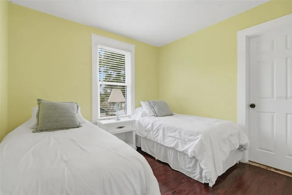 318 N Colonial Court Deland FL 32720